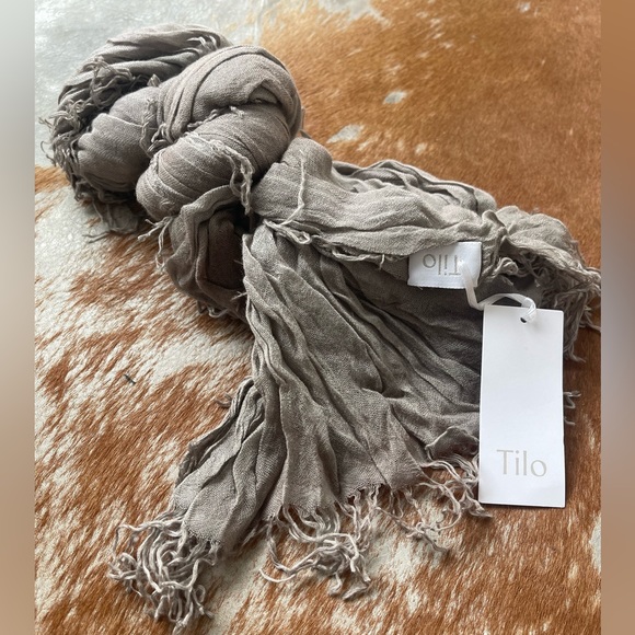 TILO Scarves NEW knitted crinkle scarf - AMAZING GIFT 🎁 ❤️ Latte Color - Picture 3 of 5